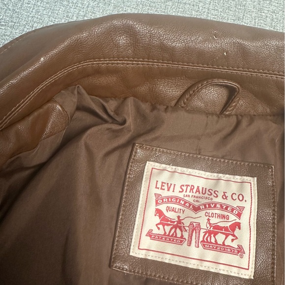 Levi's womens The Classic Faux Leather Moto Jacket - Picture 12 of 14